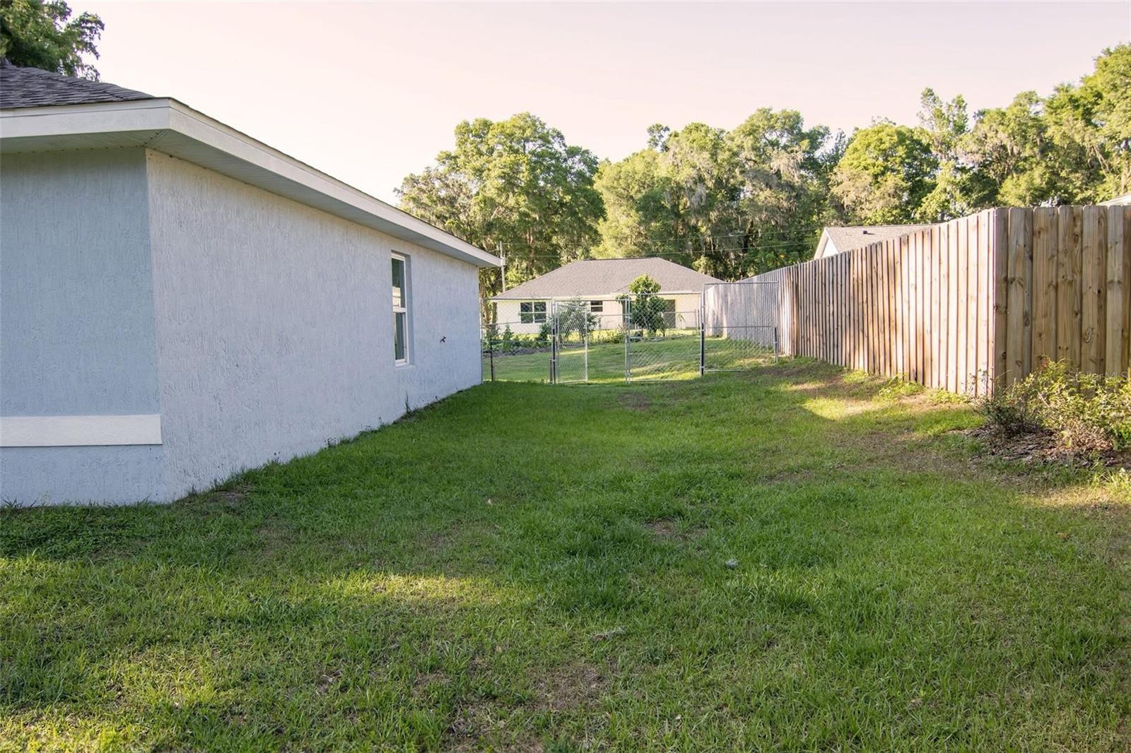 Home in BELLEVIEW, FL 34420 — photo 2