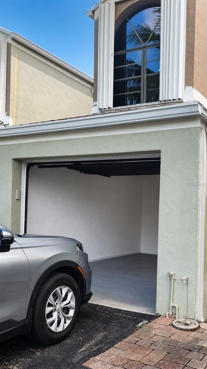 Home in MIAMI, FL 33196 — photo 3