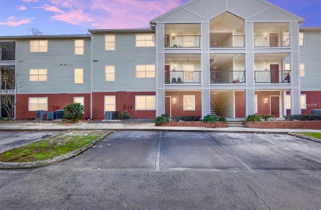 2360 SW Archer Road 915 — photo
