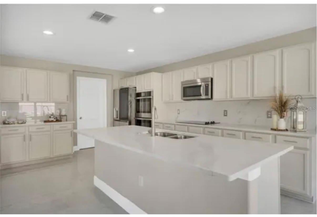 Home in KISSIMMEE, FL 34746 — photo 2