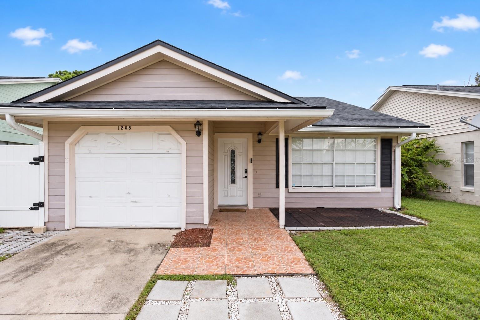 1208 Roma Court — photo