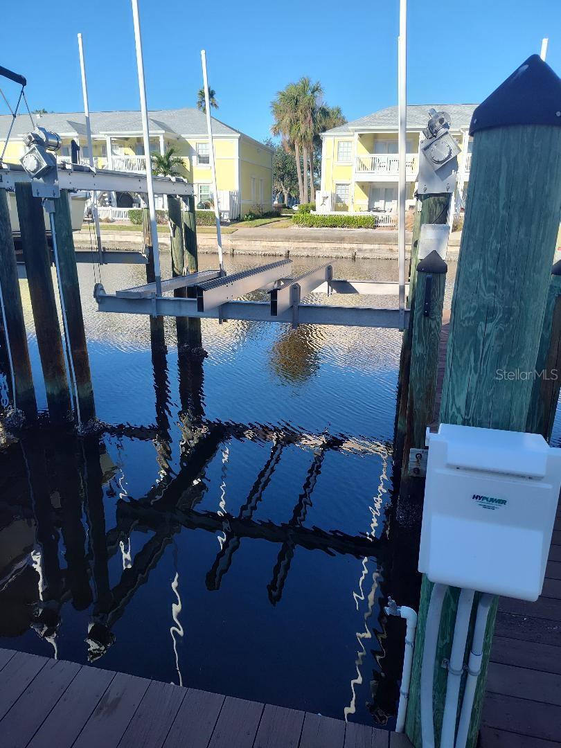 127Ss Coquina Key Dr SE Drive — photo