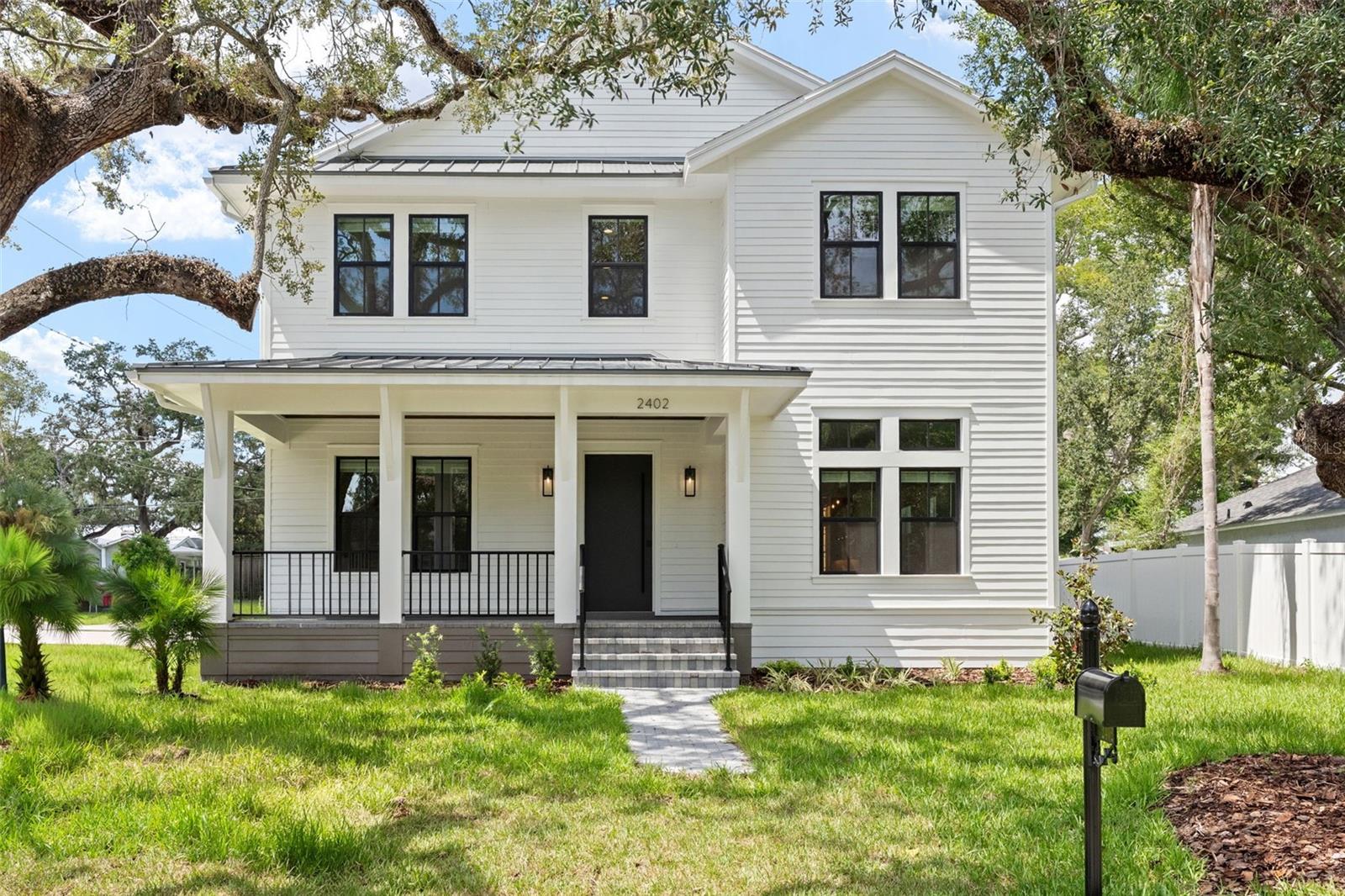 2402 N Glenwood Drive — photo
