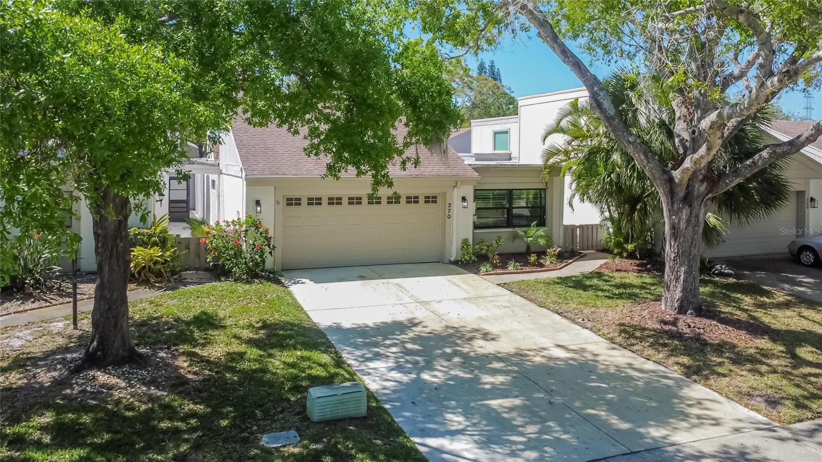 370 S Woodlands Drive — photo