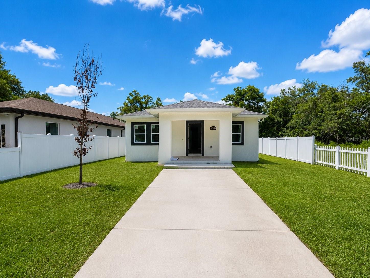 3704 Smith Tree Street — photo