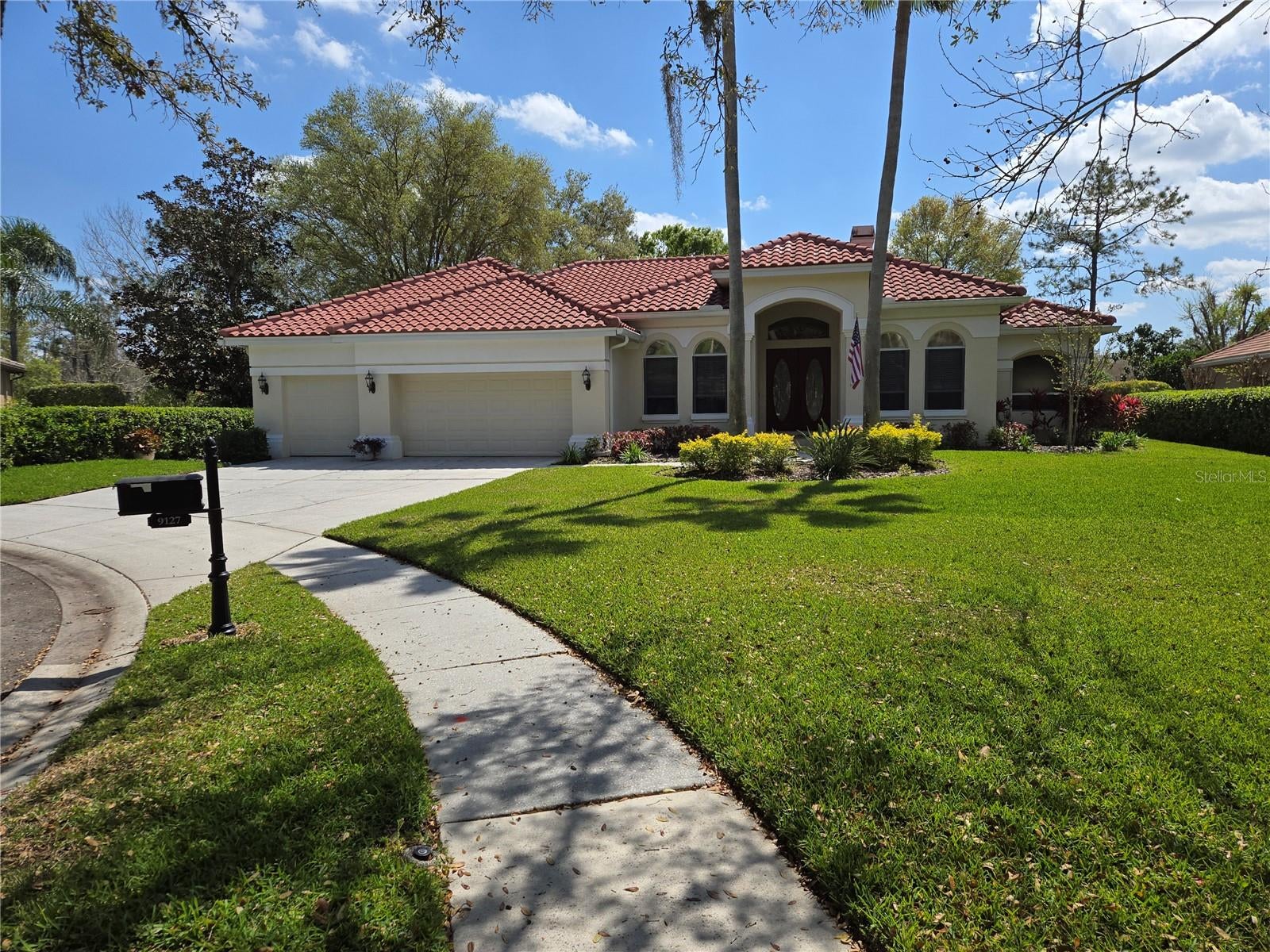 9127 Woodridge Run Drive — photo