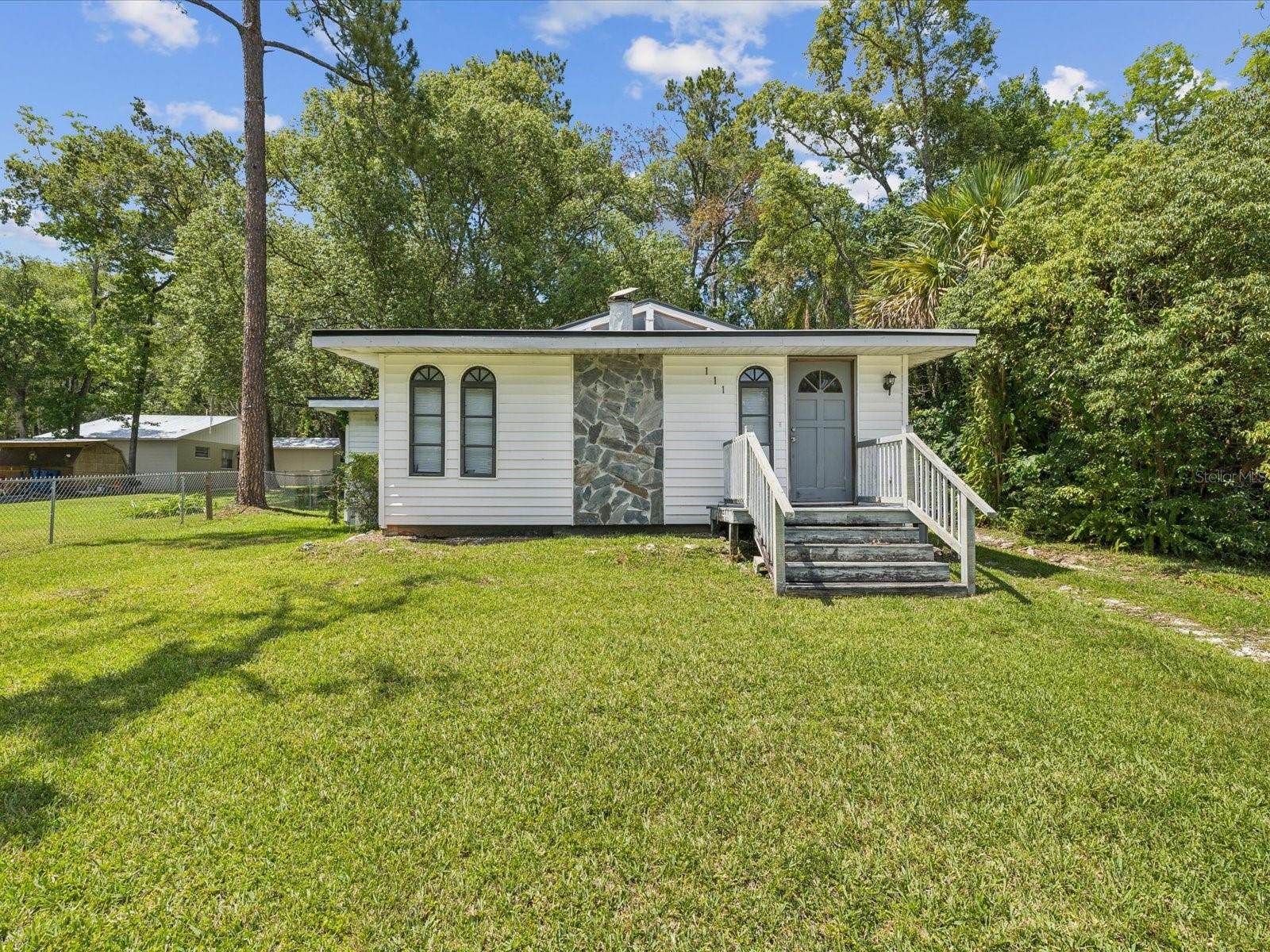 111 E Early Street — photo