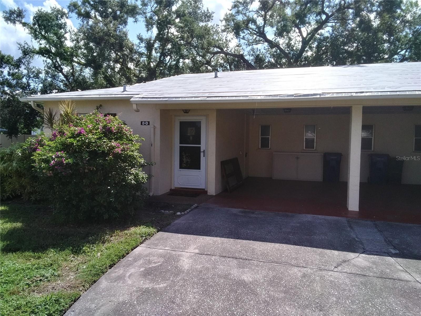 390 301 Boulevard W 8D — photo