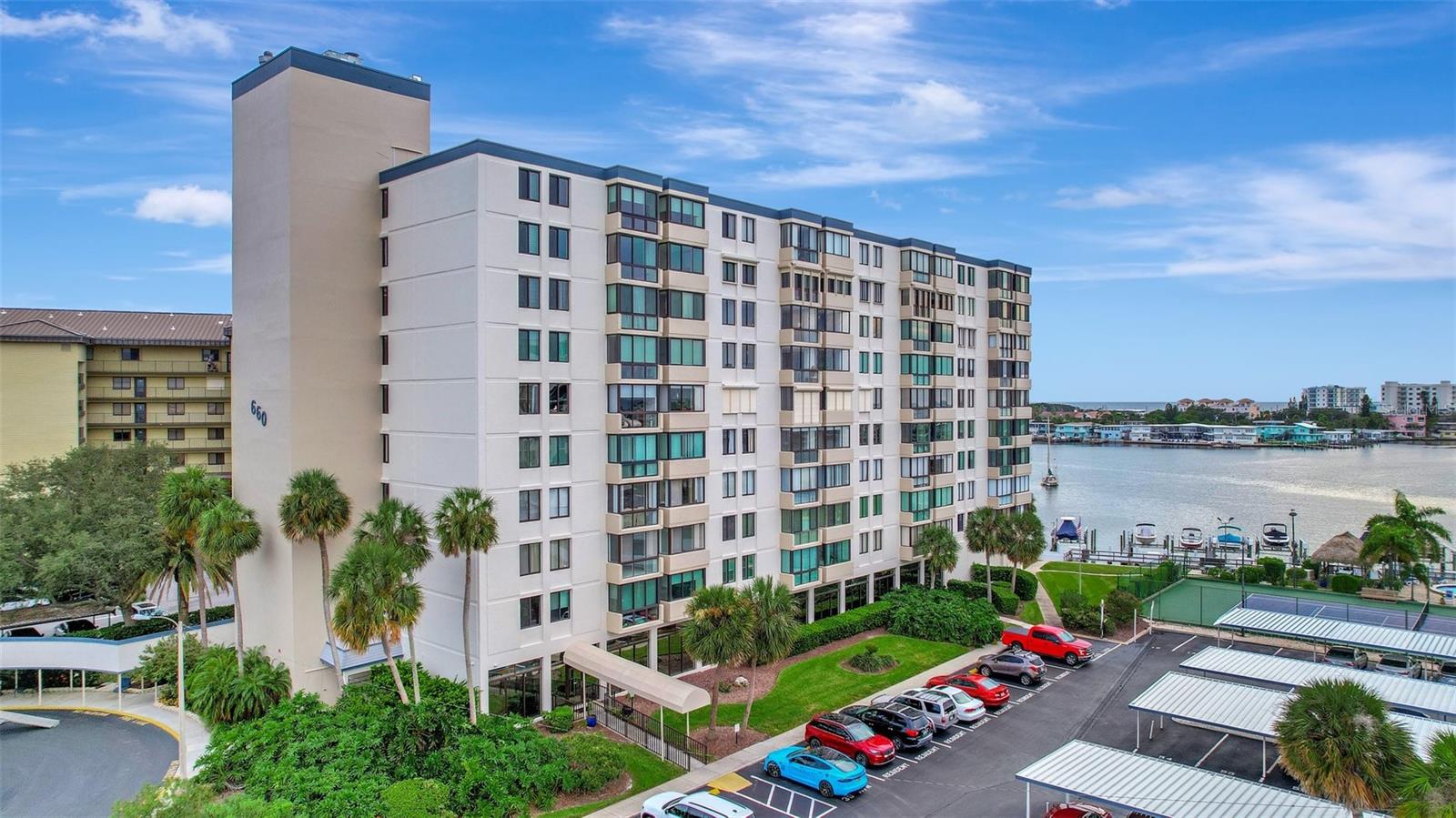 660 Island Way 708 — photo