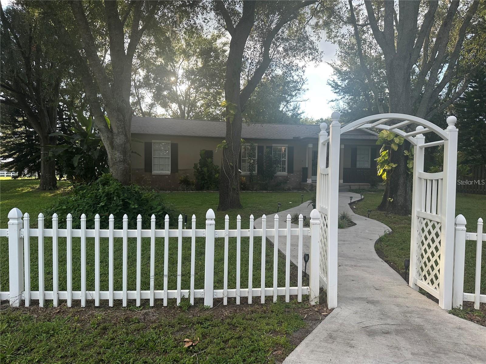 10520 Henderson Road — photo