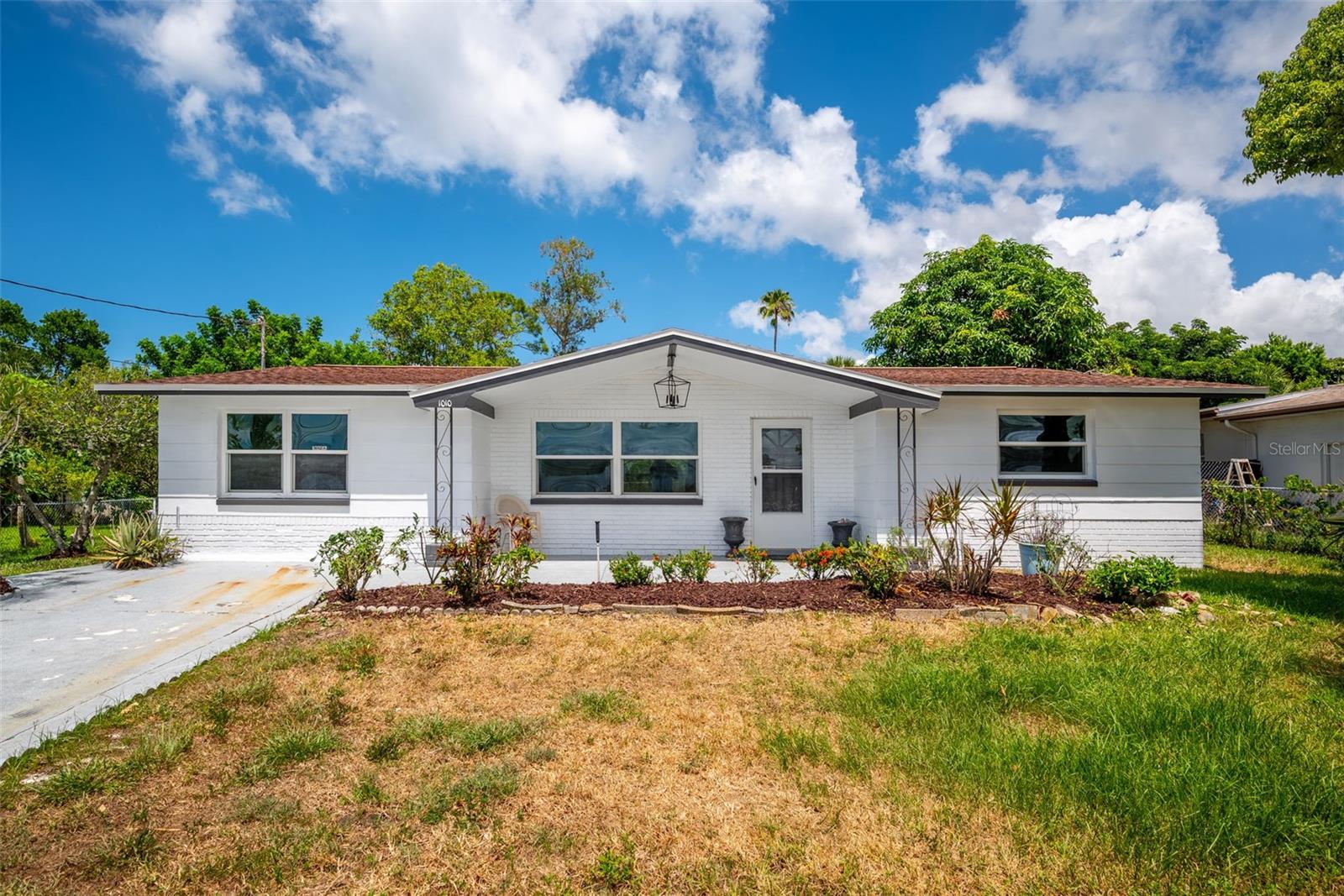 1010 Gulf Road — photo
