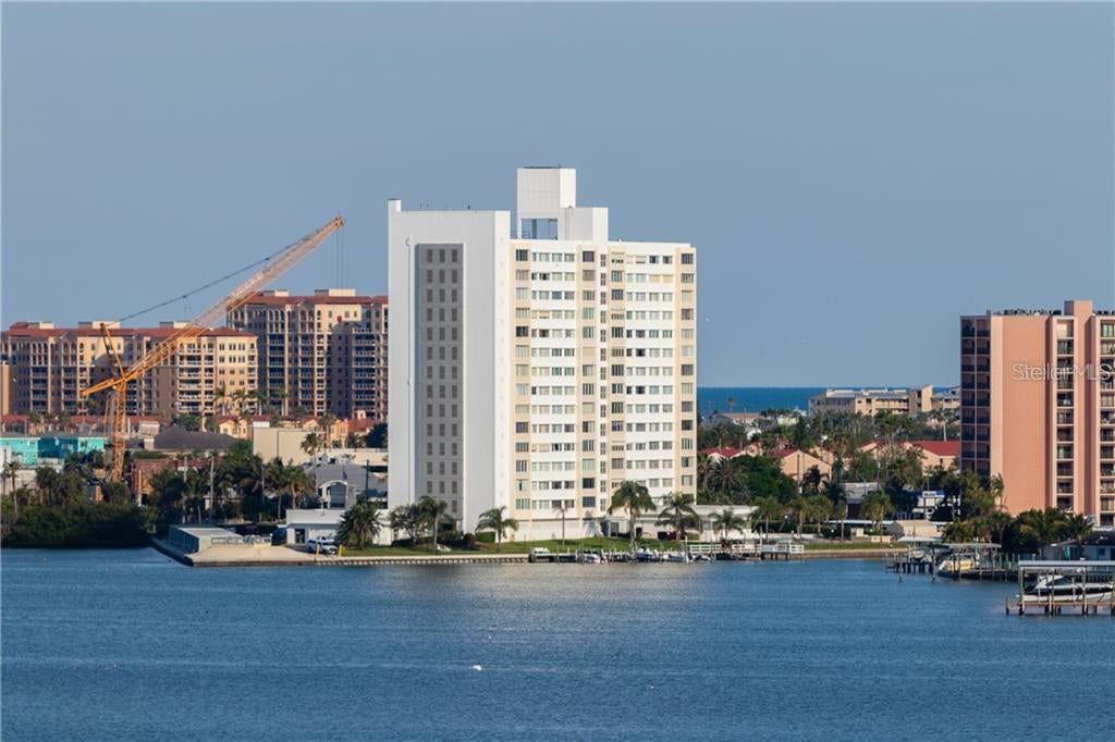 31 Island Way 408 — photo