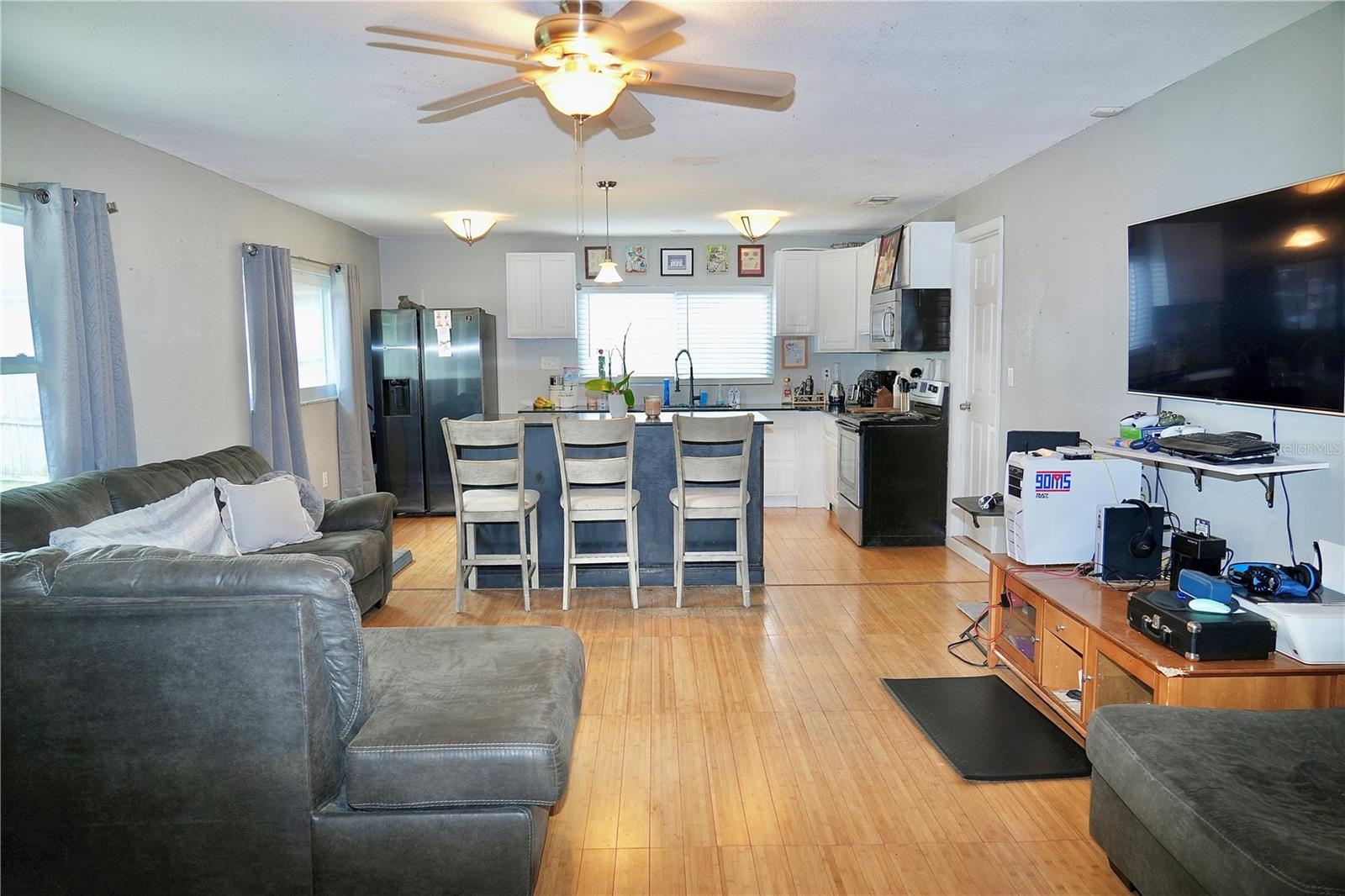 Home in TAMPA, FL 33604 — photo 3