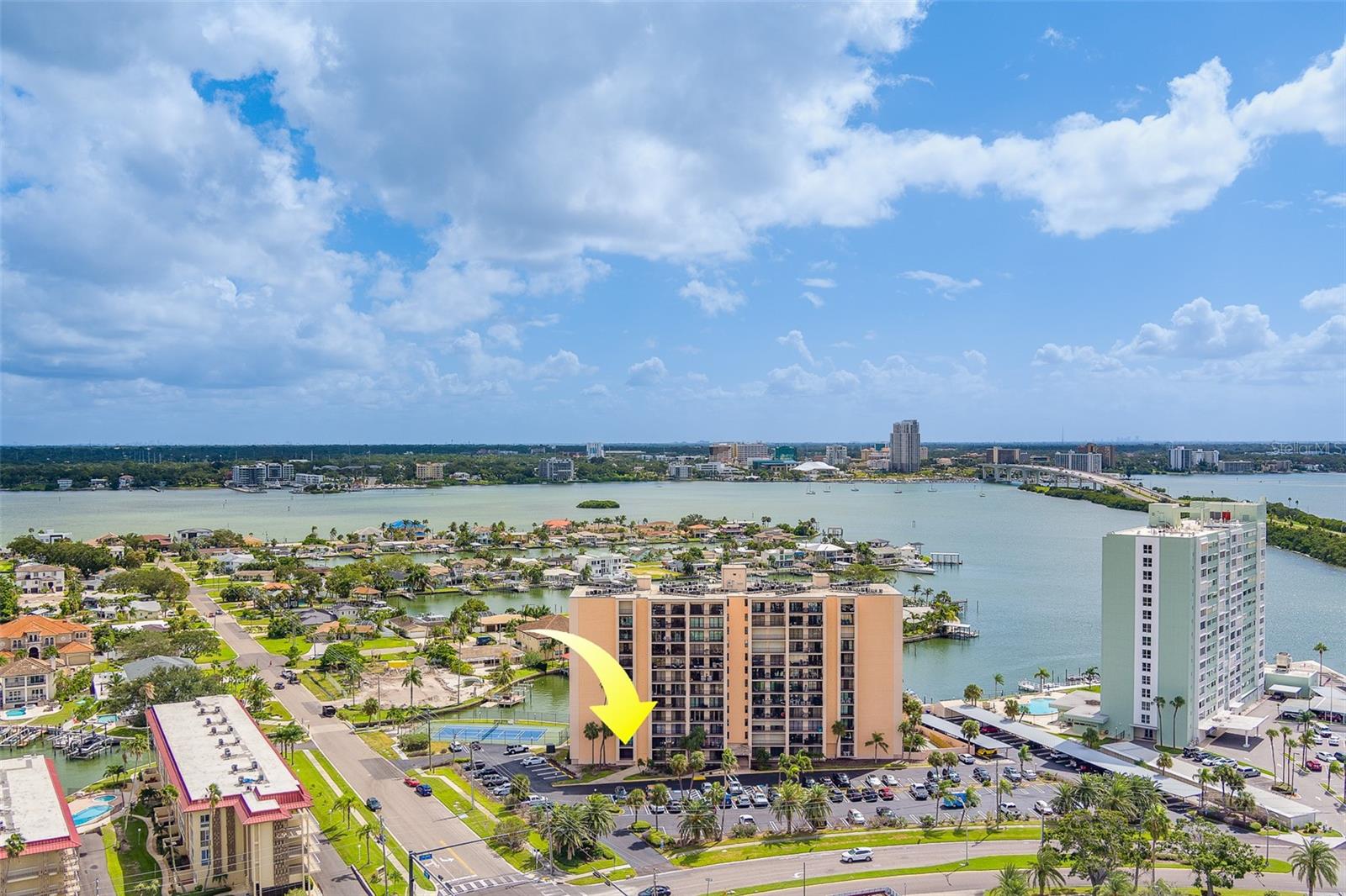 51 Island Way 101 — photo