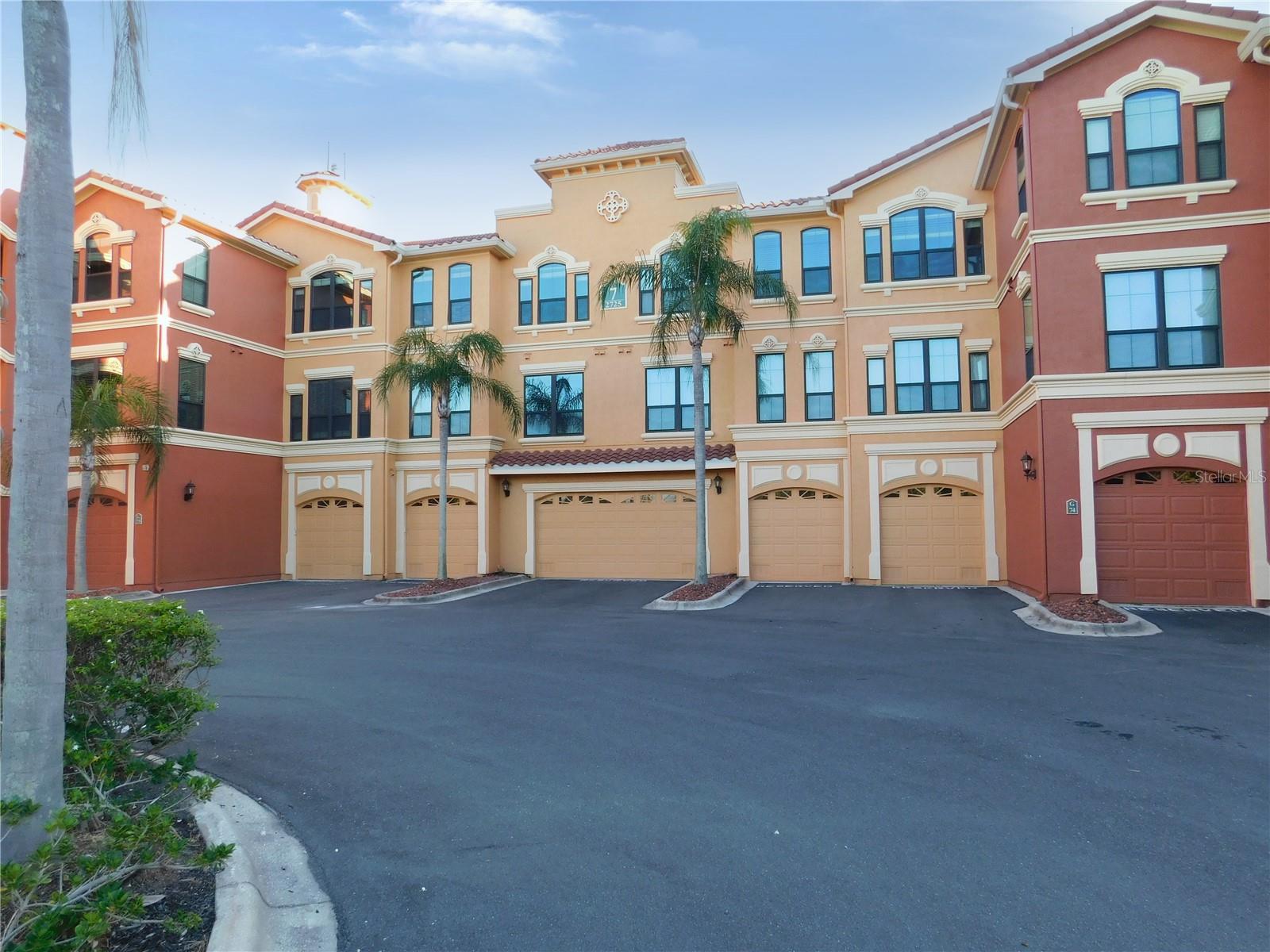 2725 Via Cipriani 735B — photo