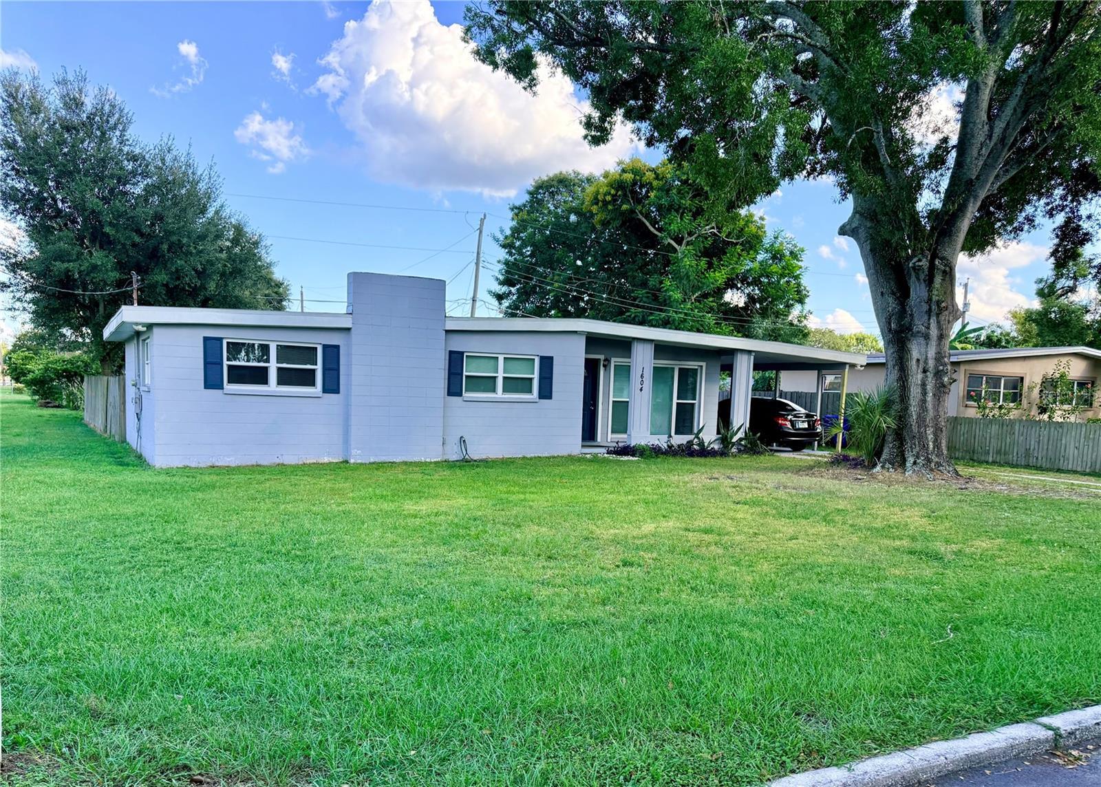 1604 Crystal Court E — photo