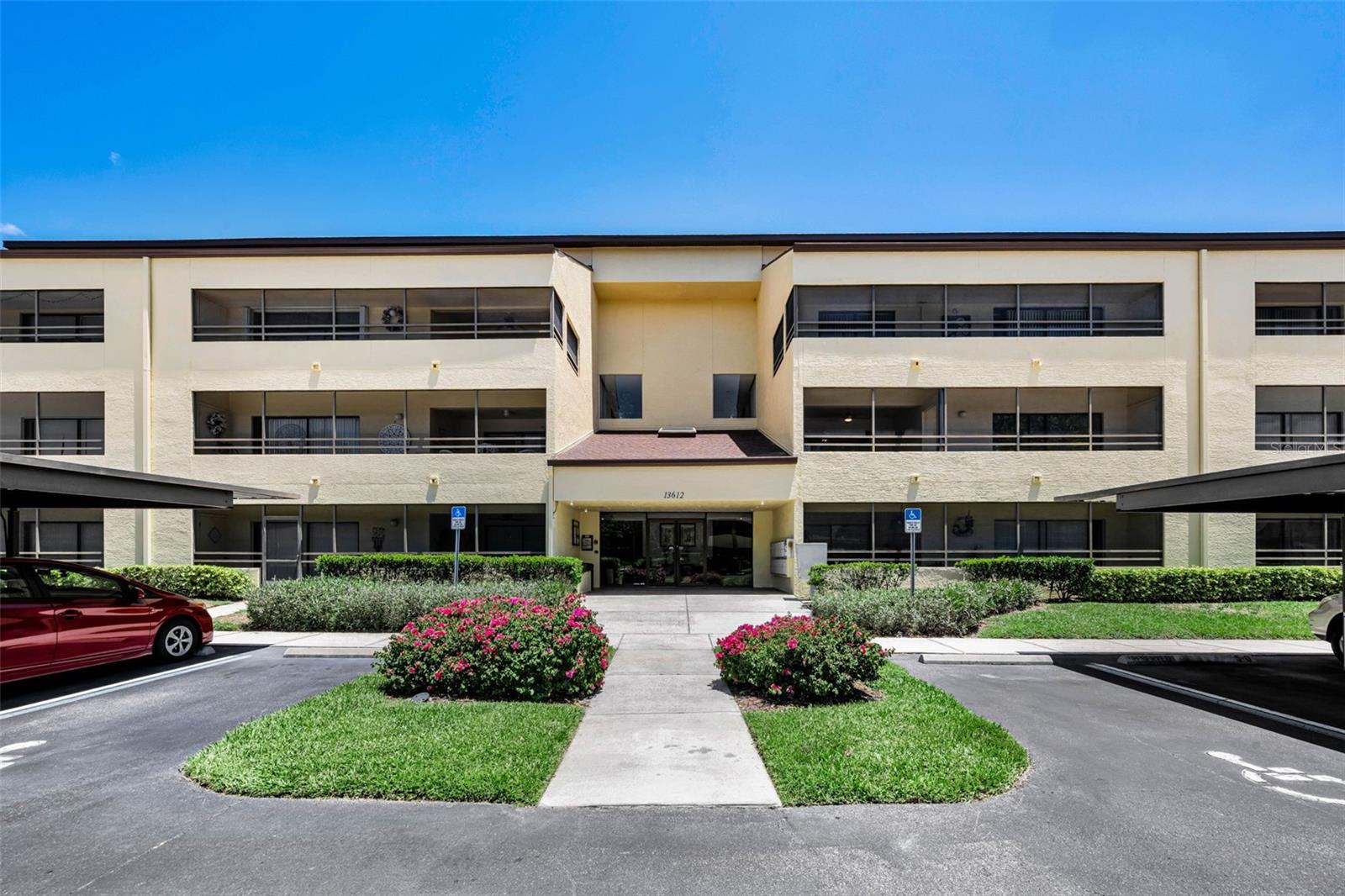 13612 S Village Drive 5307 — photo
