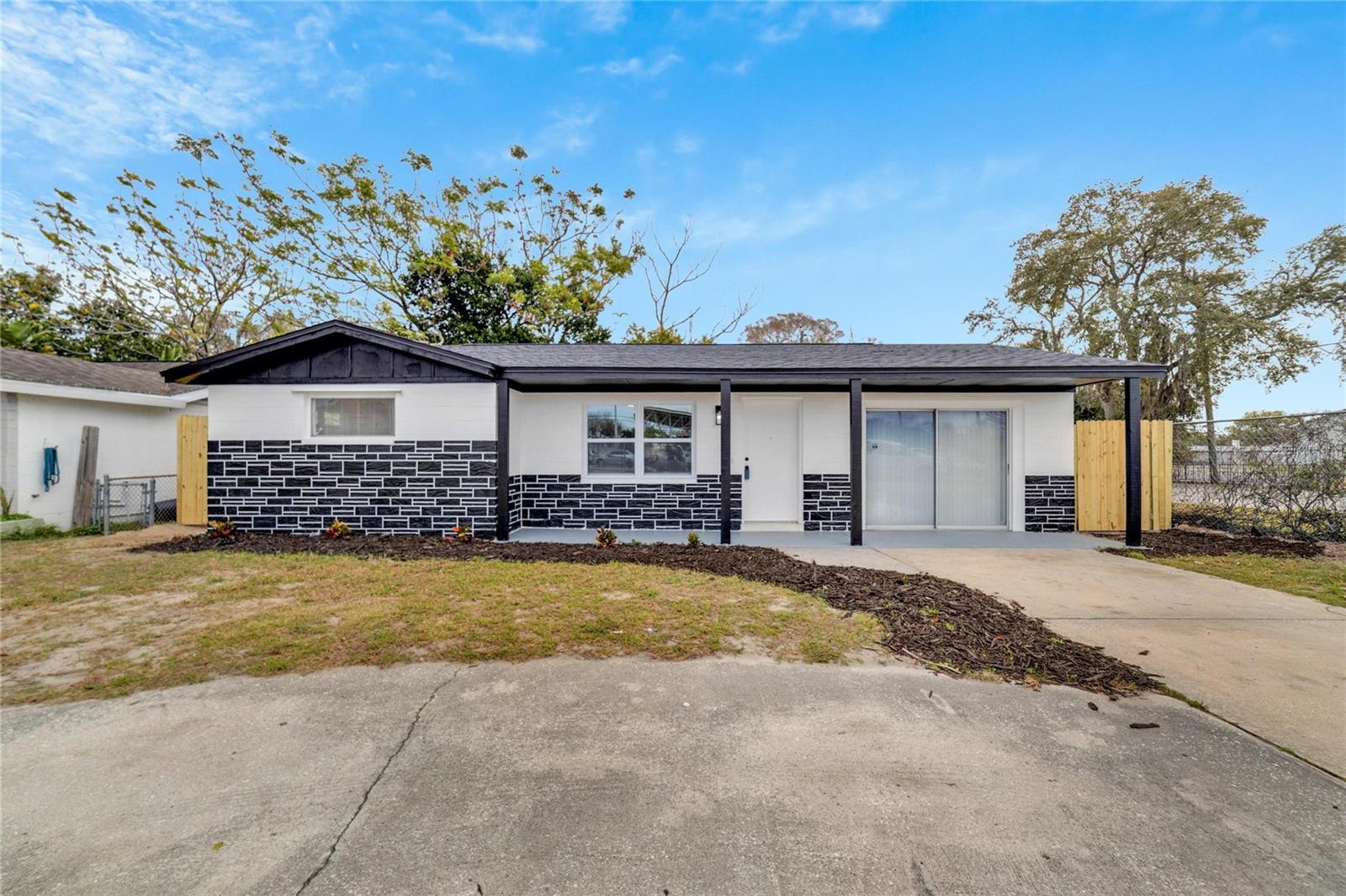 4012 Valencia Drive — photo