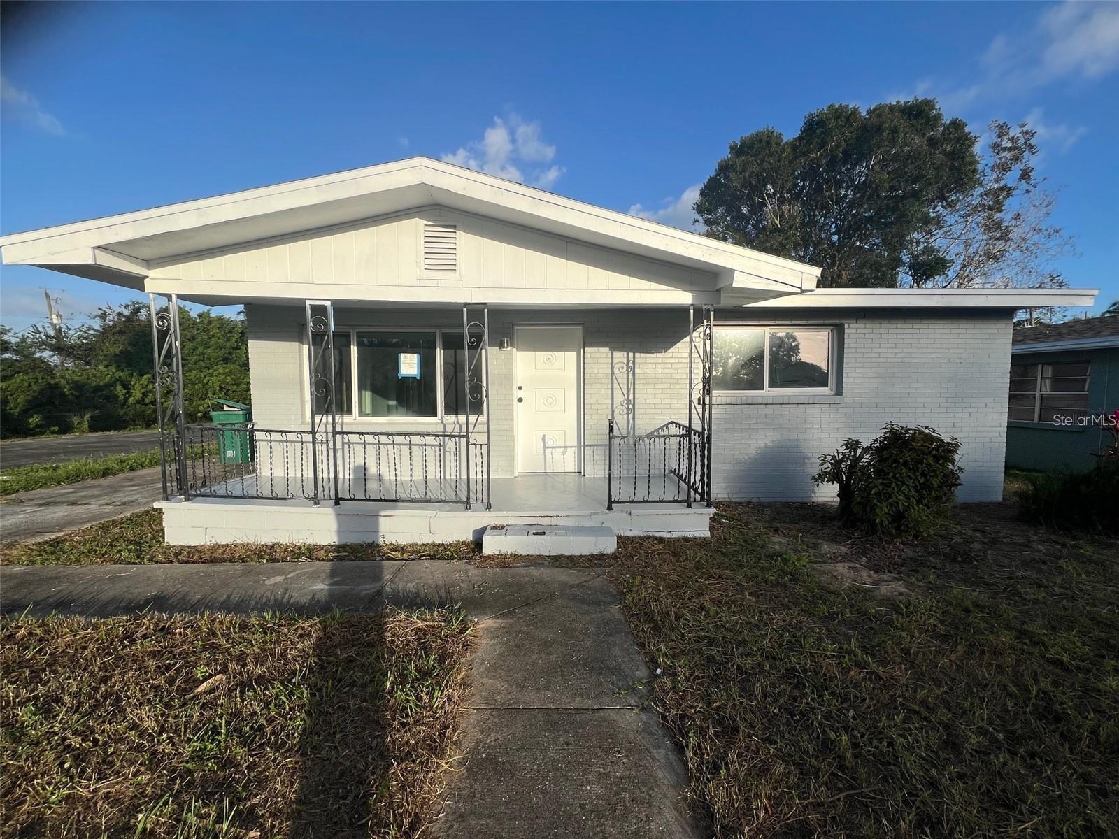 614 Paw Paw Street — photo