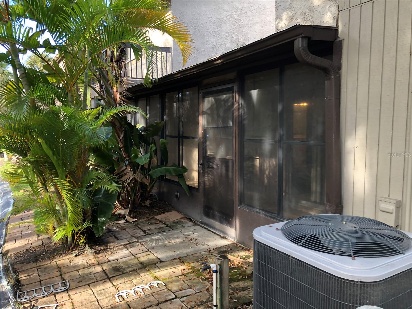 Home in TAMPA, FL 33615 — photo 2