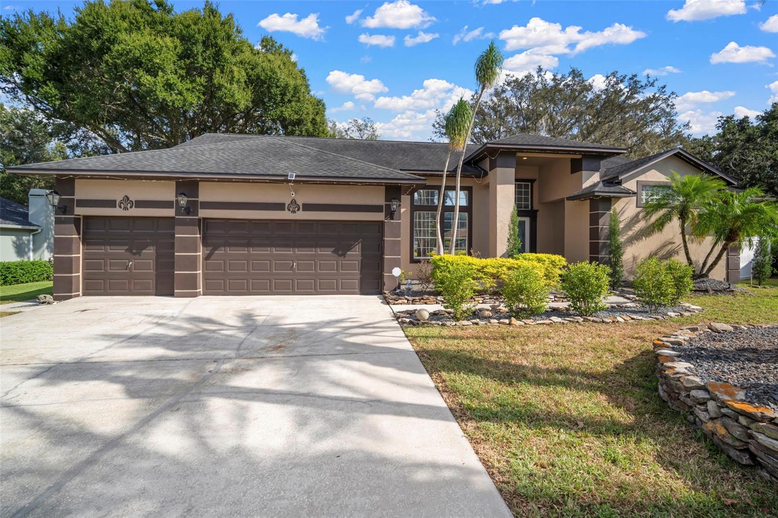 424 Summit Chase Drive — photo