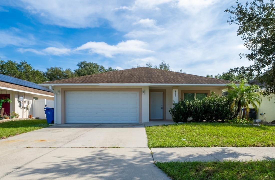 2025 Peaceful Palm Street — photo