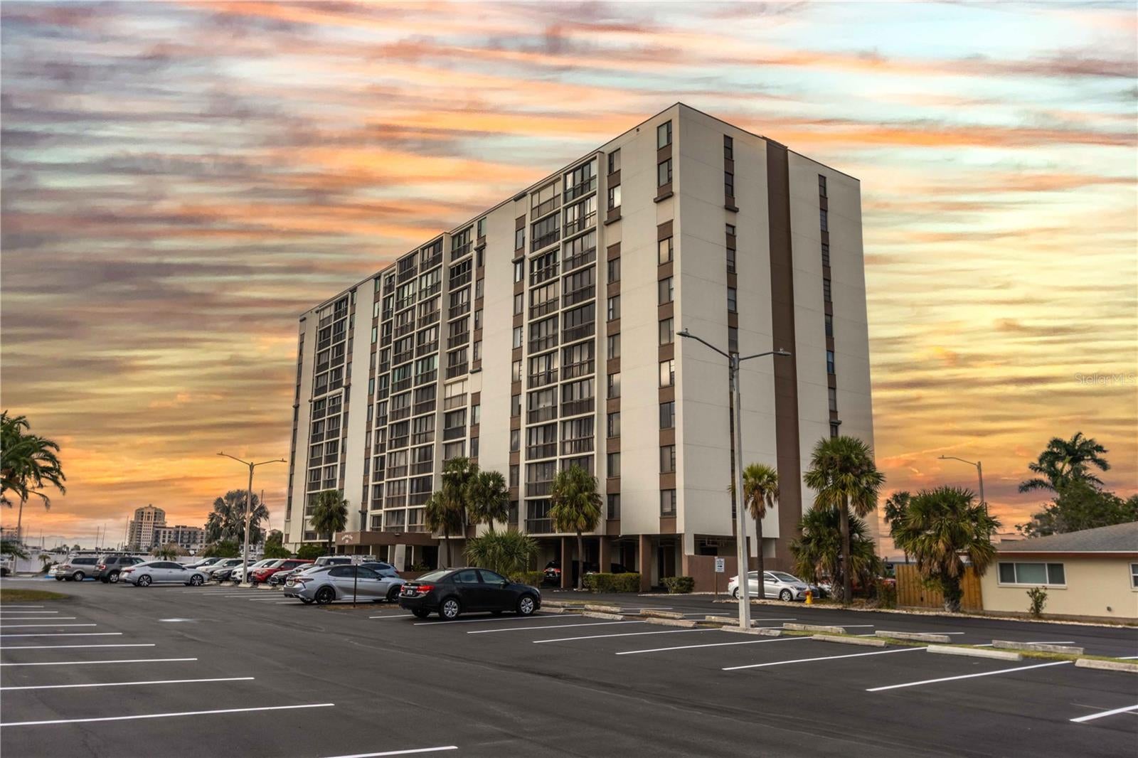 255 Dolphin Point 803 — photo