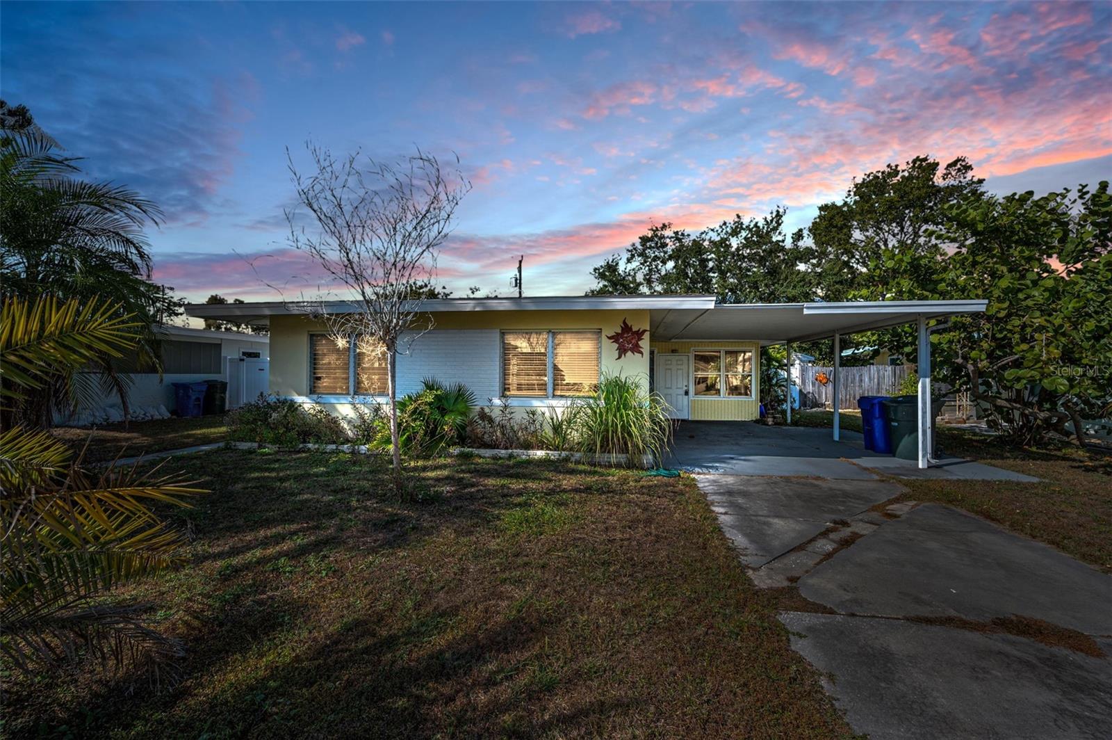 2476 Coronado Way — photo