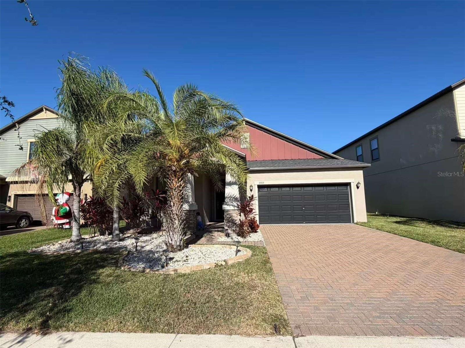 9909 Victory Gallop Loop — photo