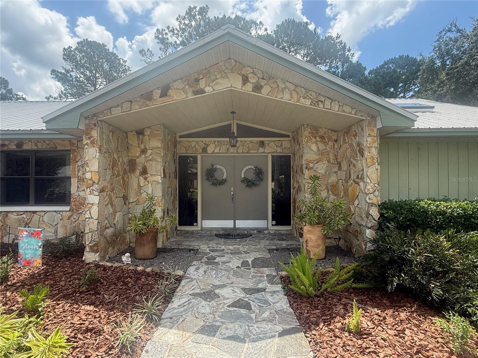 2215 Toniwood Lane — photo