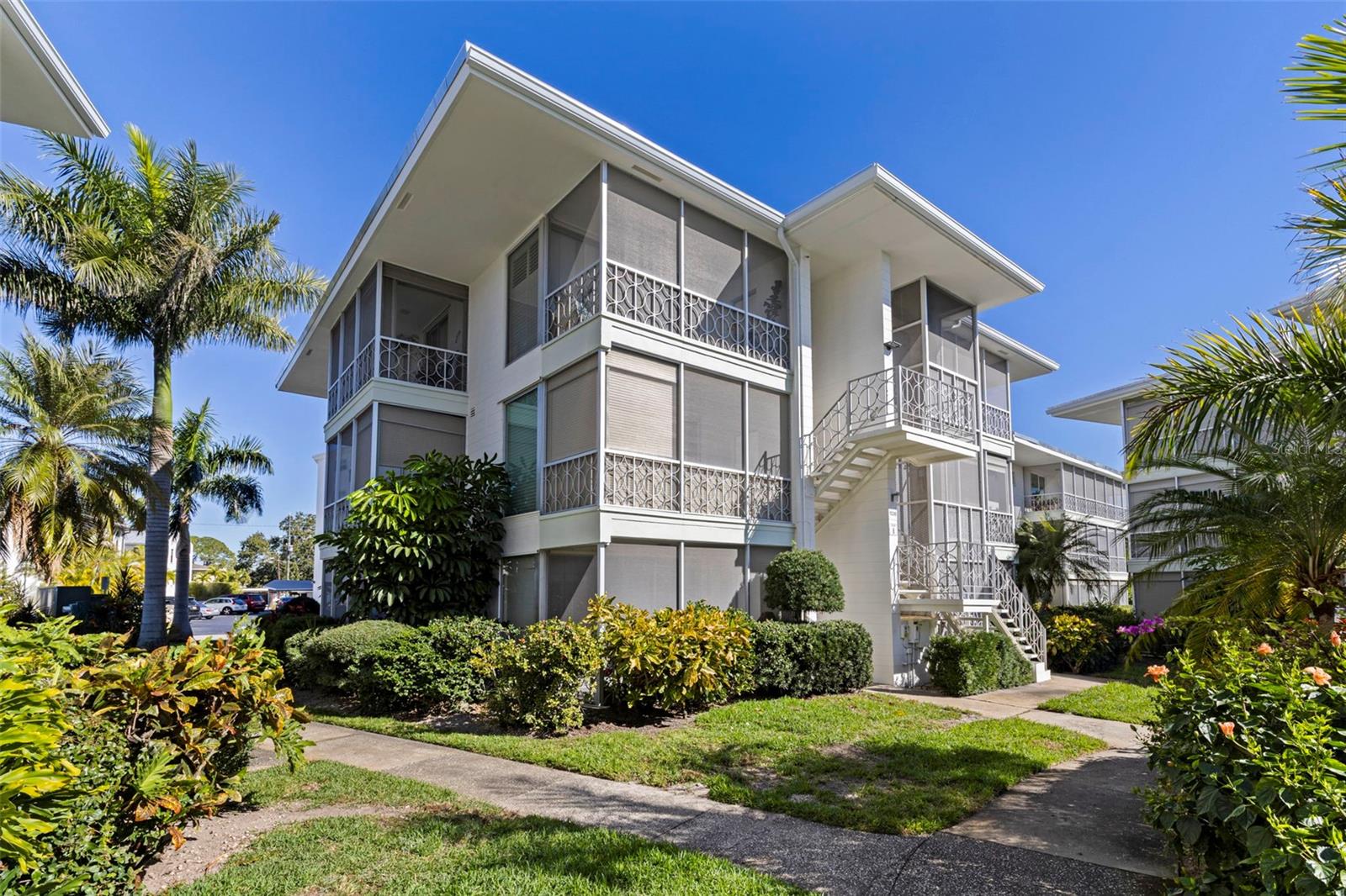1036 North Shore Drive NE 1 — photo