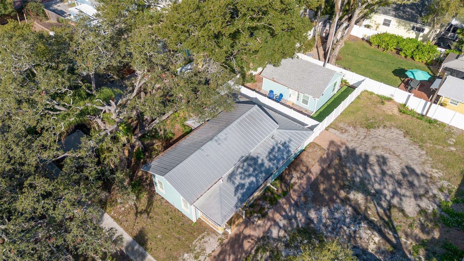448 Locklie Street — photo