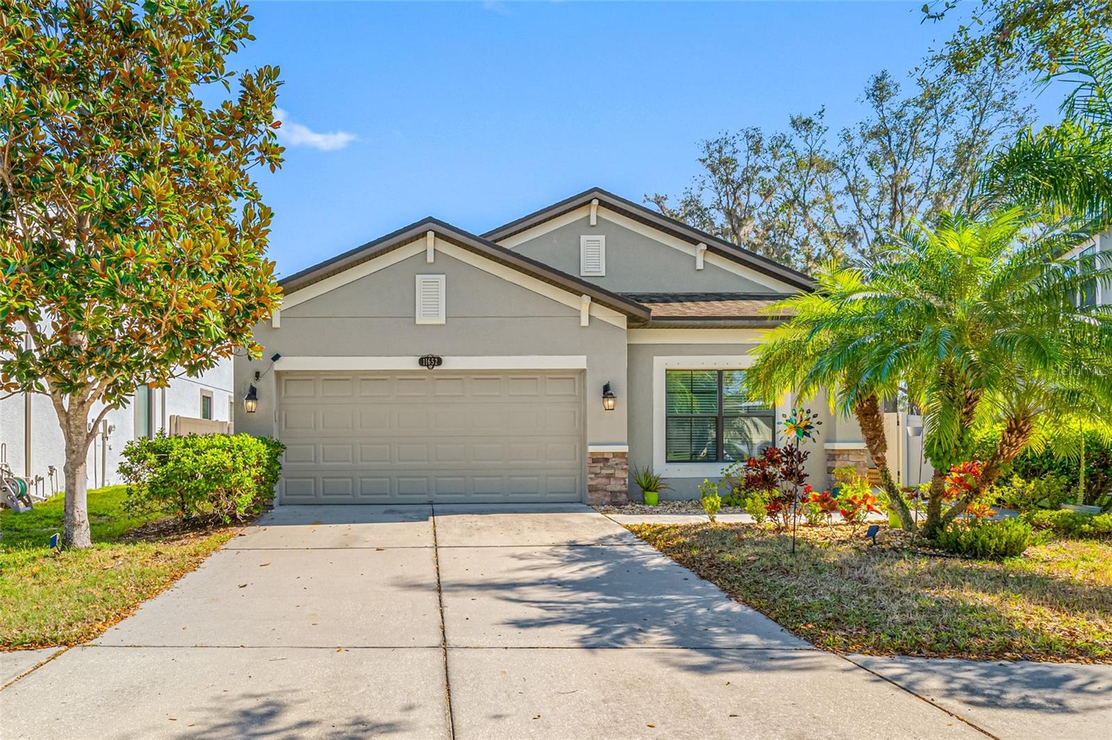 11652 Palmetto Pine Street — photo