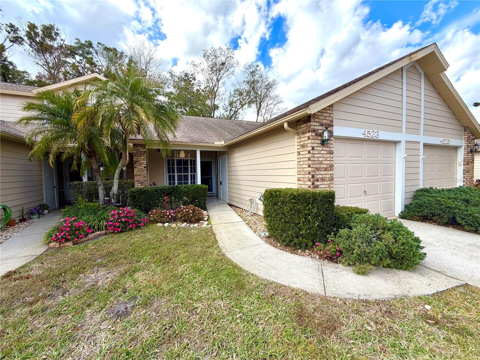 4523 Glen Hollow — photo
