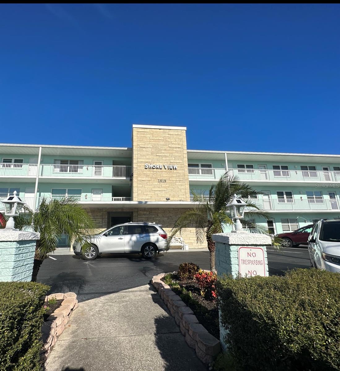 1819 Shore Drive S 307 — photo