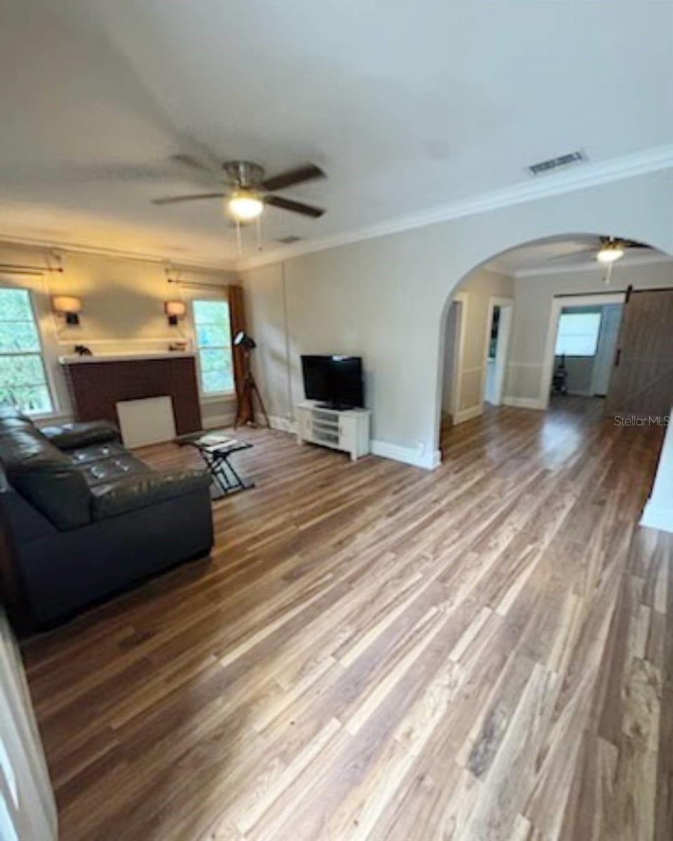 Home in ST PETERSBURG, FL 33712 — photo 3