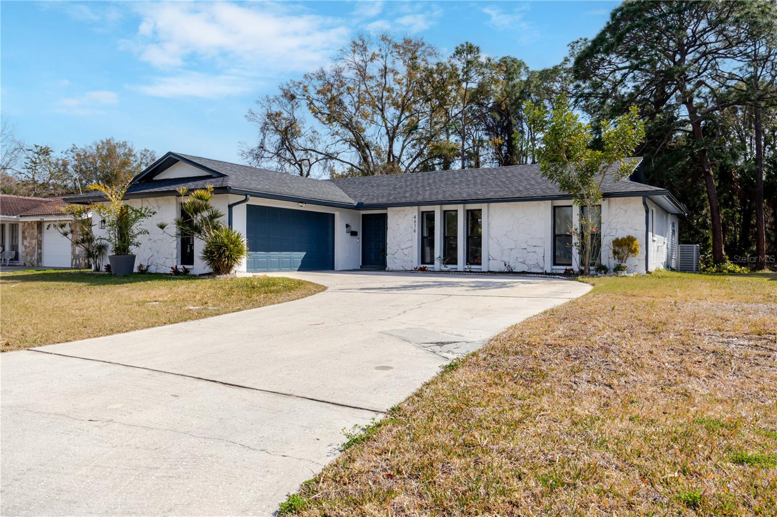 4876 Shell Stream Boulevard — photo