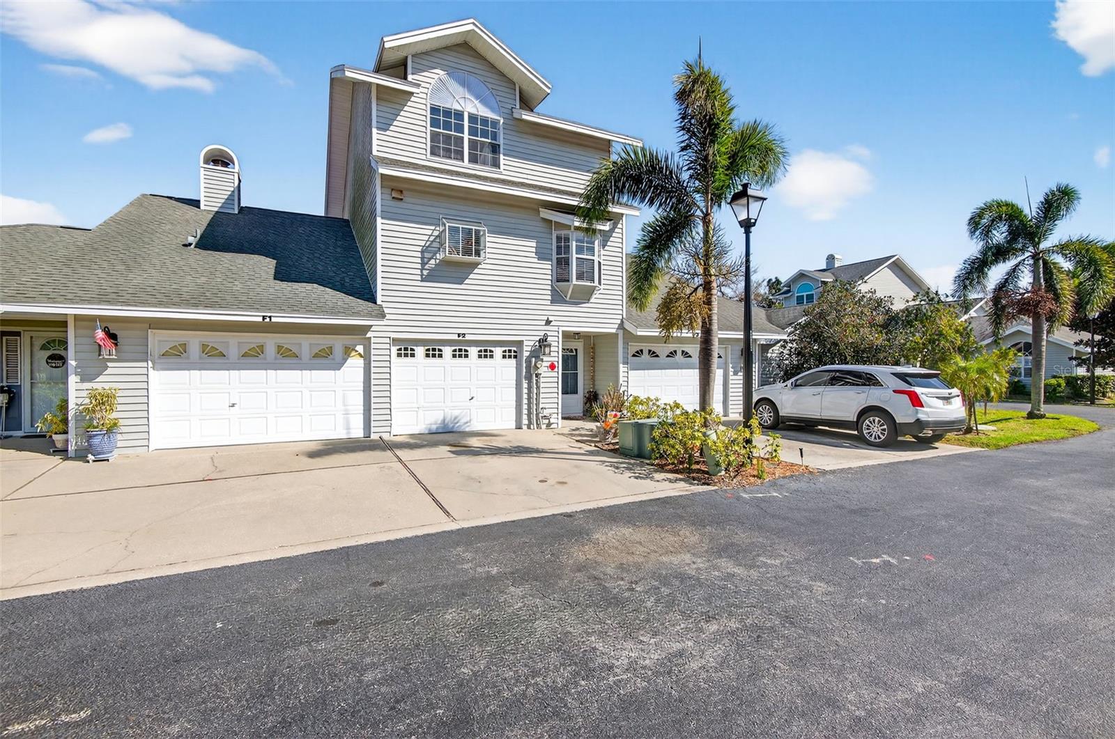 11722 Currie Lane F2 — photo