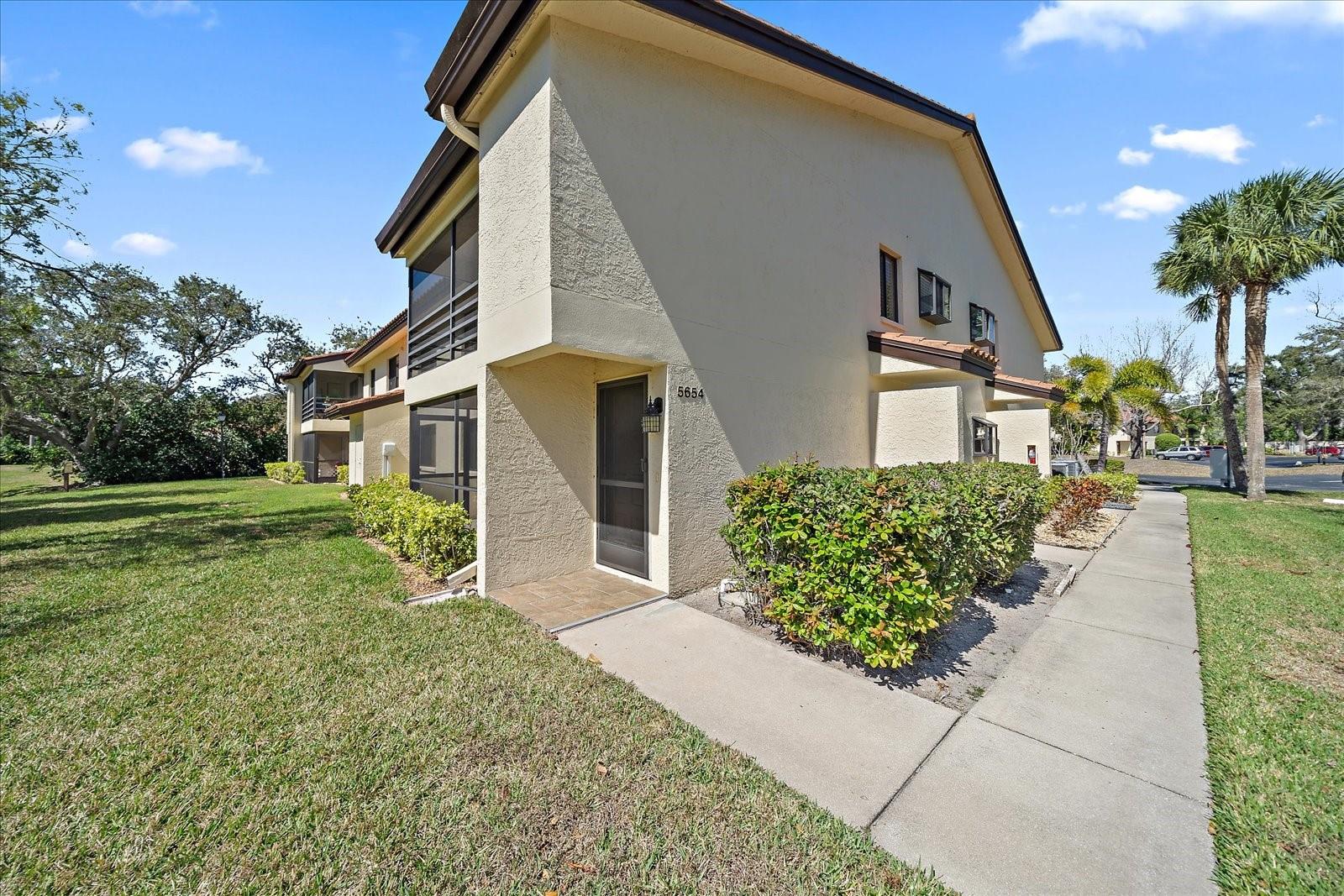 5654 Gardens Drive — photo