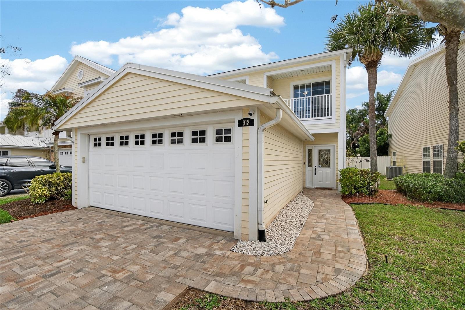 918 Woodbridge Court — photo