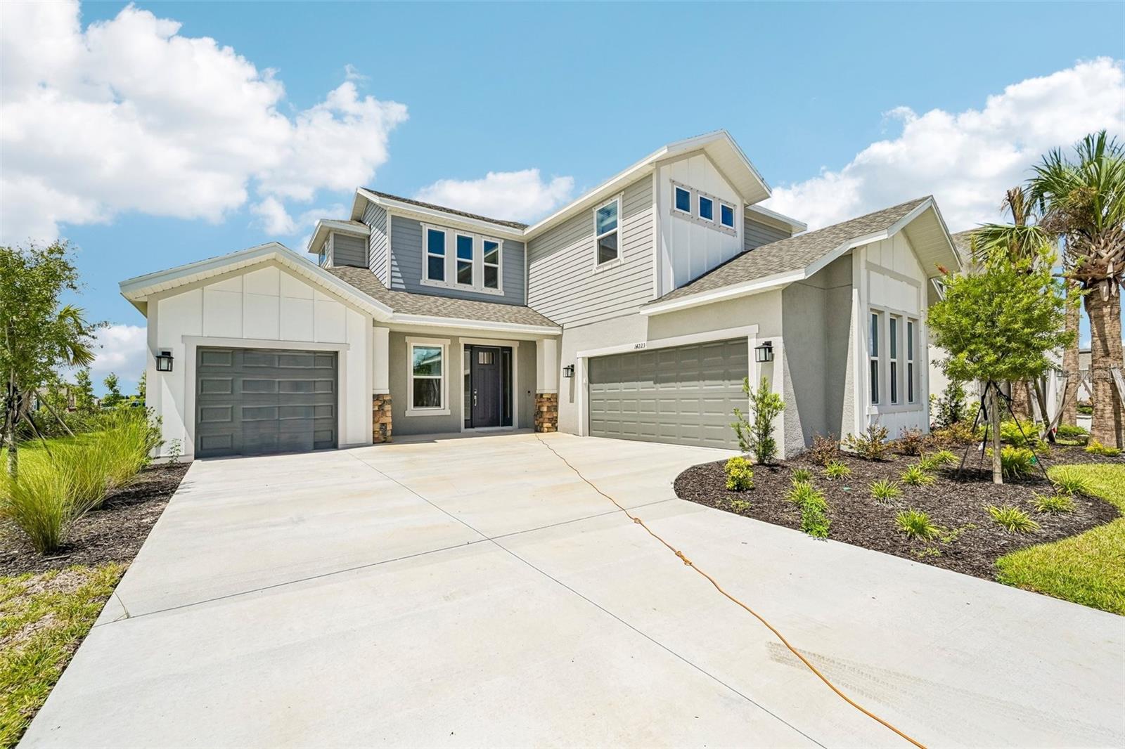 14223 Sawmill Street — photo