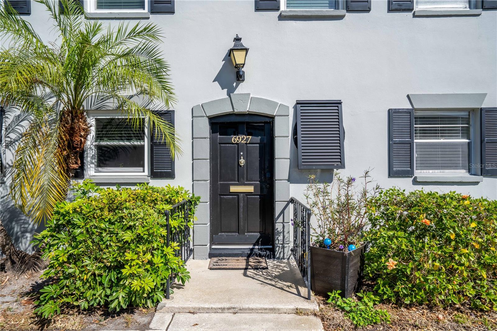 6927 Place de la Paix 6927 — photo