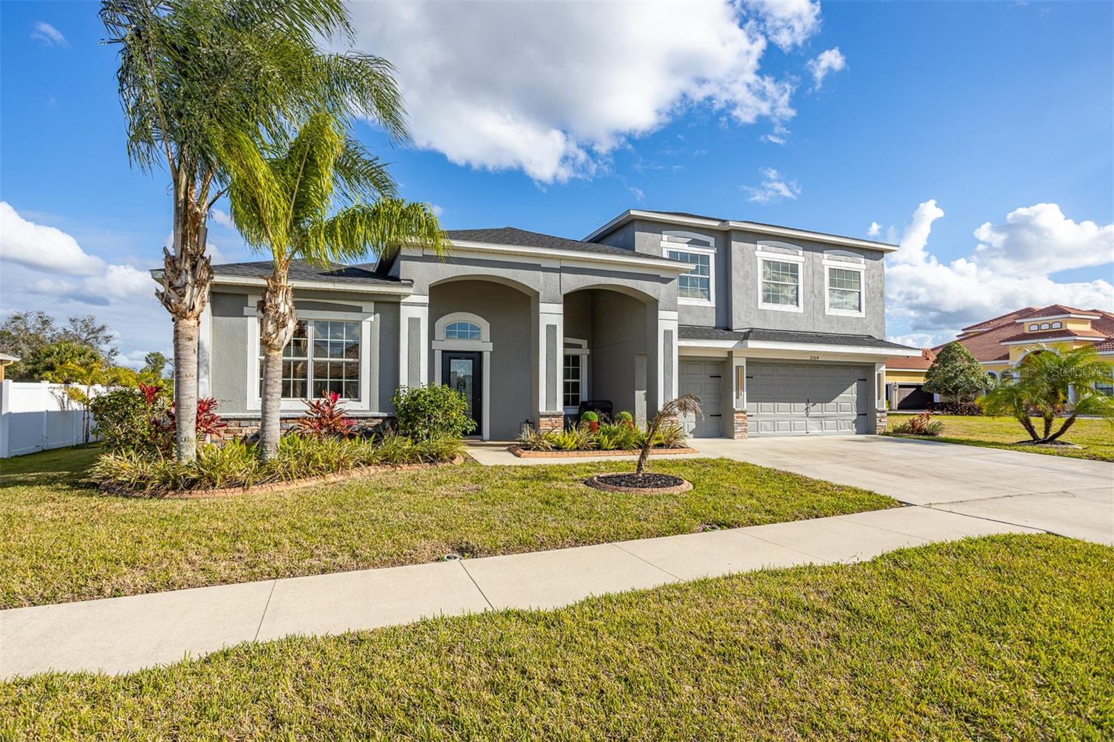 Home in RUSKIN, FL 33570 — photo 2