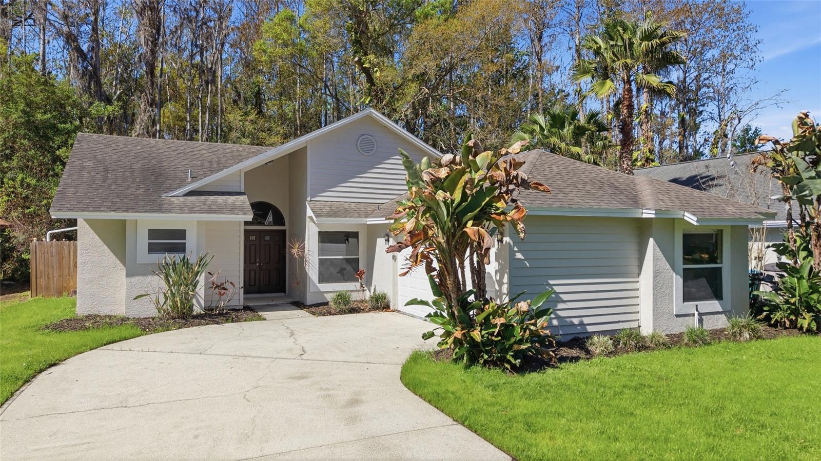 812 Crestridge Drive — photo