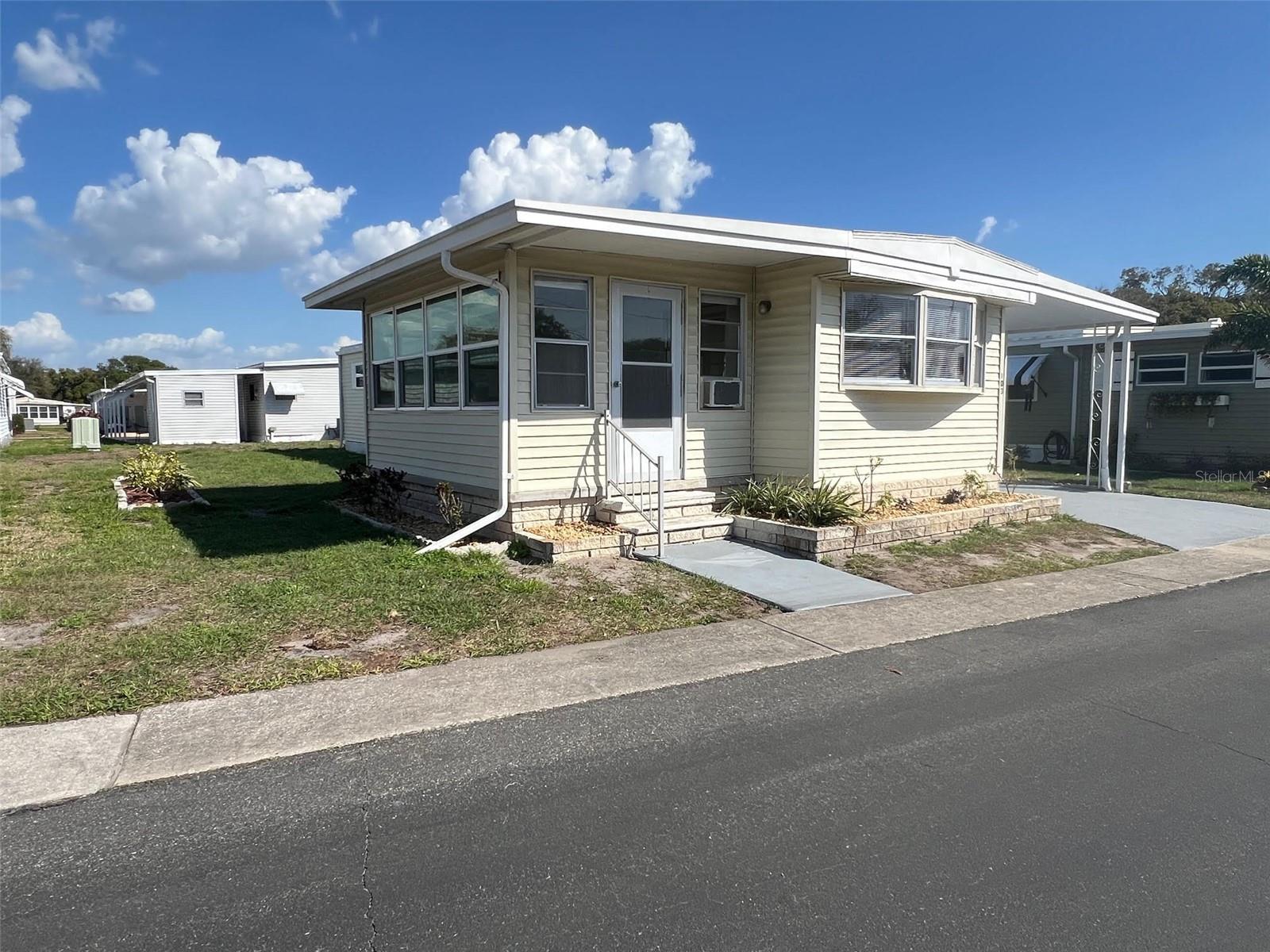103 Pindo Palm Street W — photo