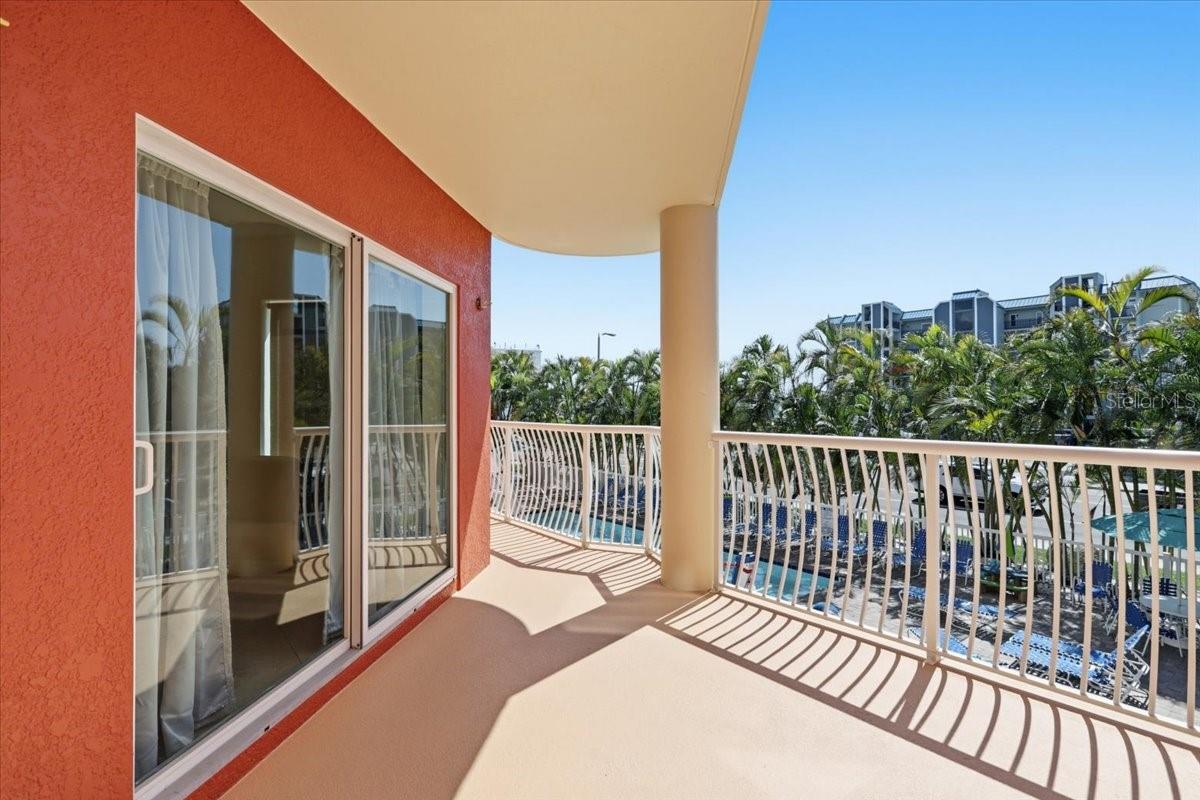 Home in TREASURE ISLAND, FL 33706 — photo 2