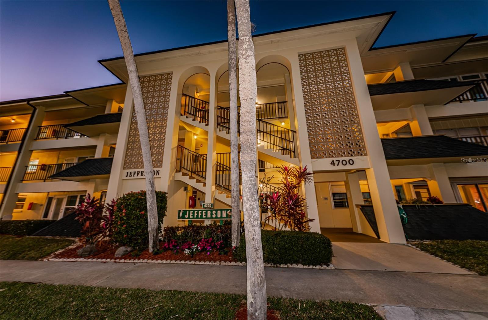 4700 Cove Circle 110 — photo