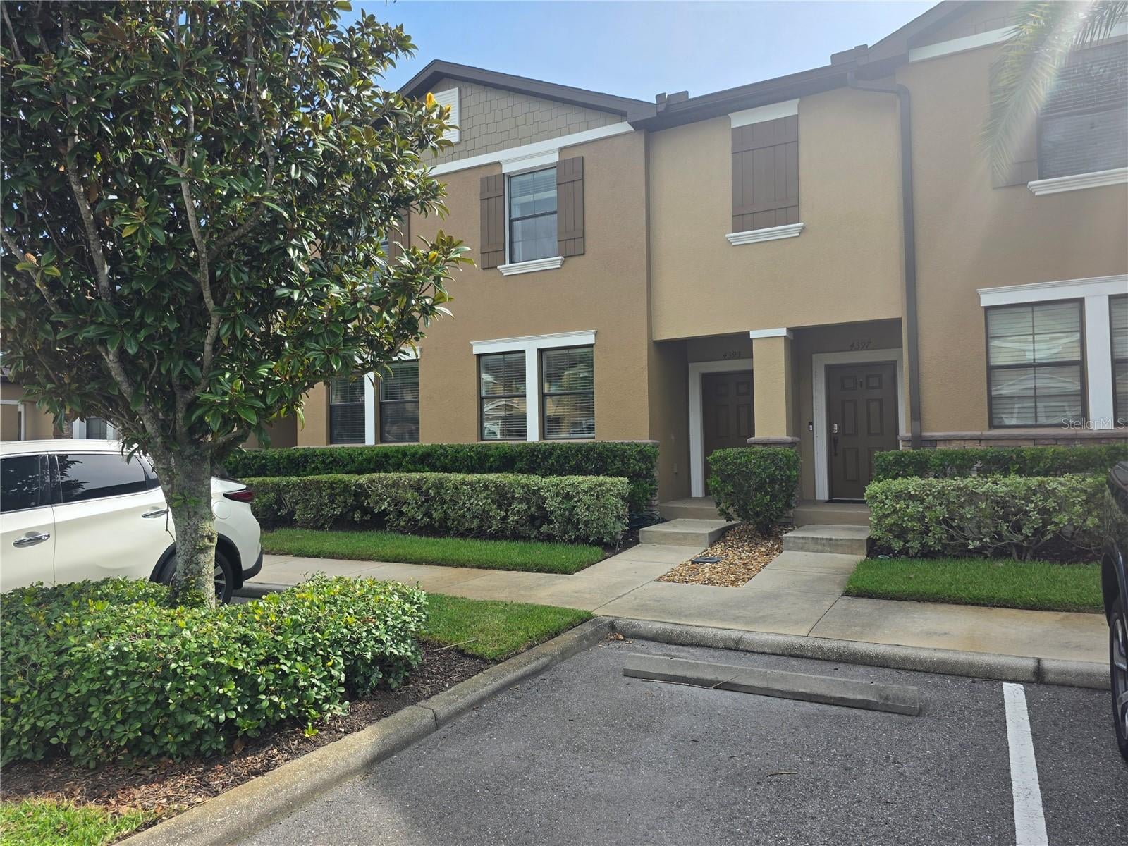 4393 Fennwood Ct — photo