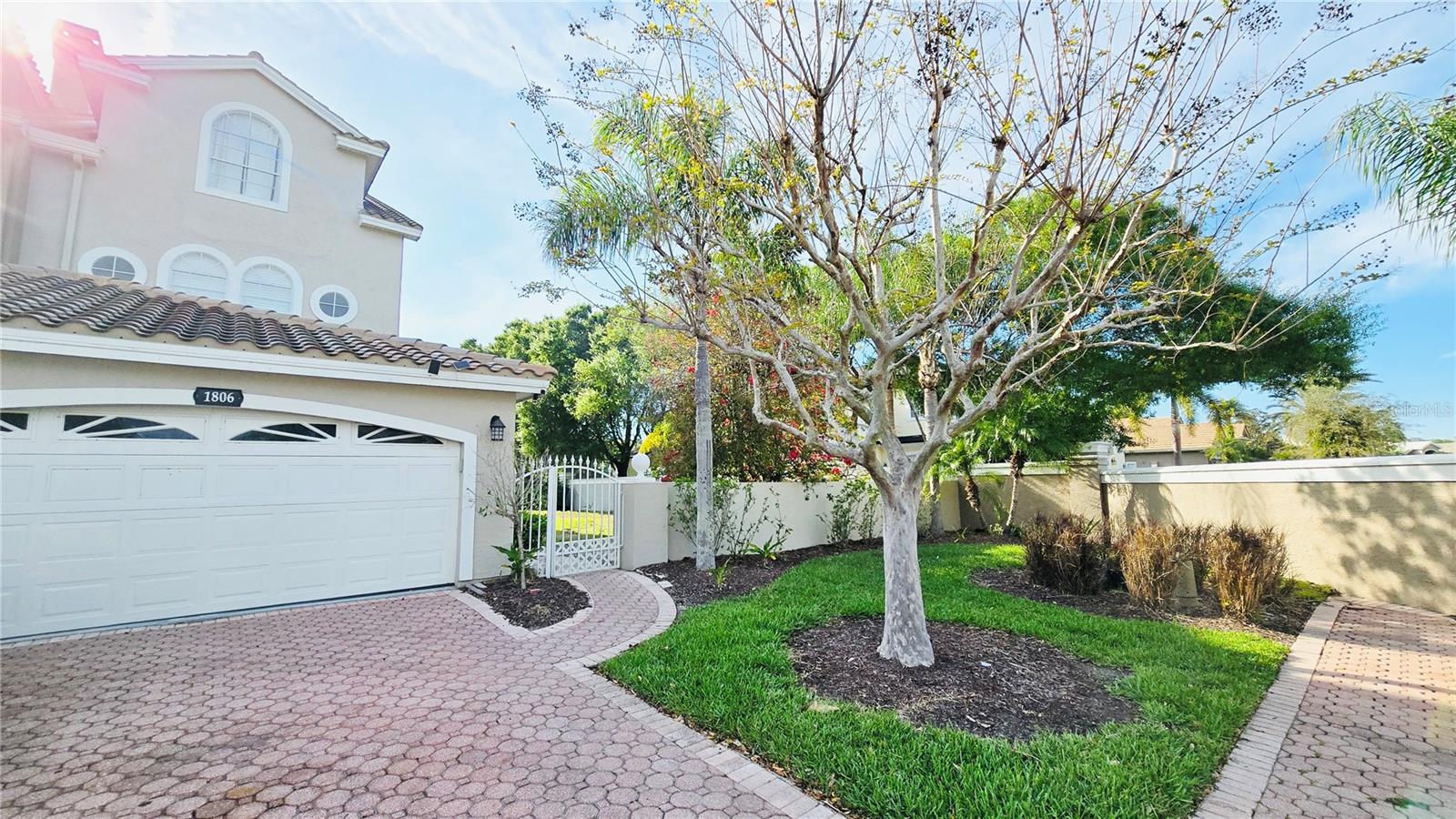 1806 Lago Vista Boulevard — photo