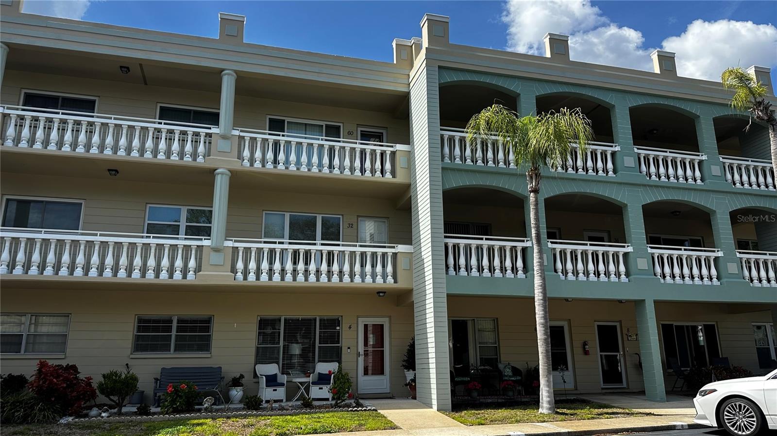2330 Ecuadorian Way 32 — photo